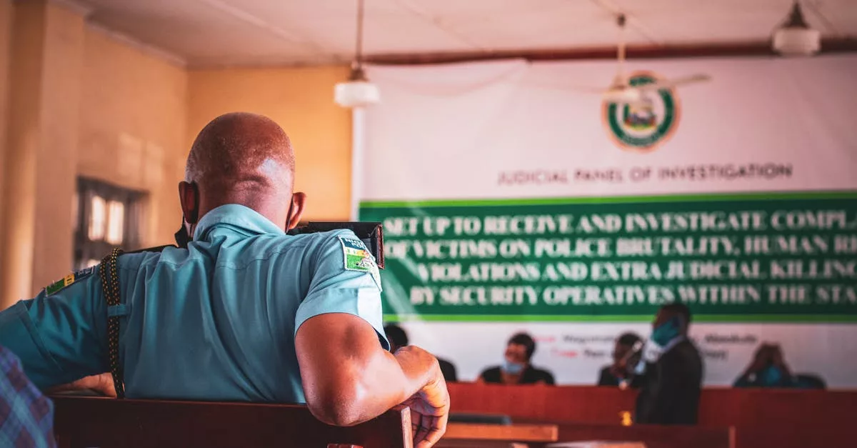 découvrez les principes essentiels de la gouvernance, un enjeu clé pour une gestion efficace des organisations. explorez les bonnes pratiques, les modèles de gouvernance et leur impact sur la prise de décisions stratégiques.